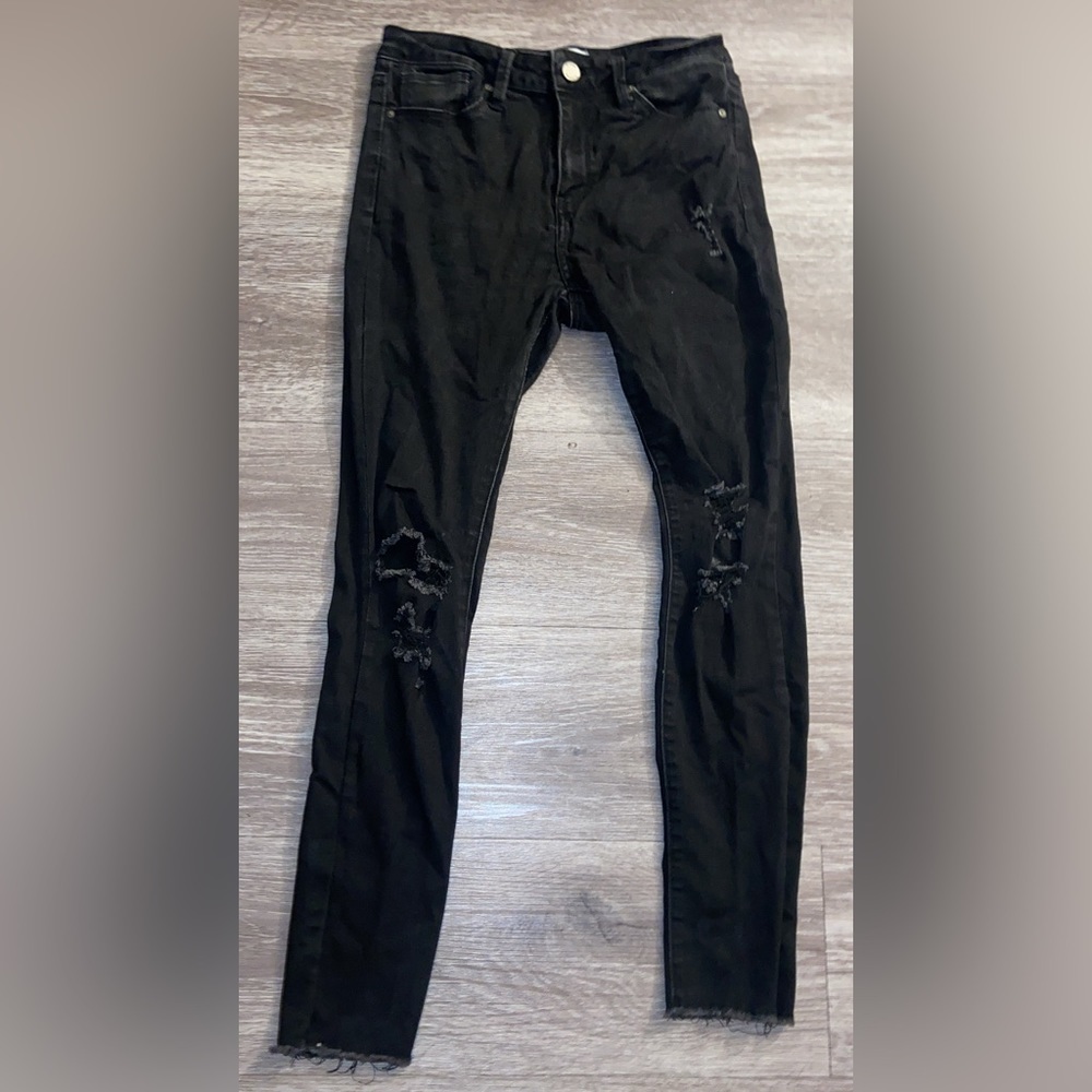 COPY - Black ripped jeans ♡.
